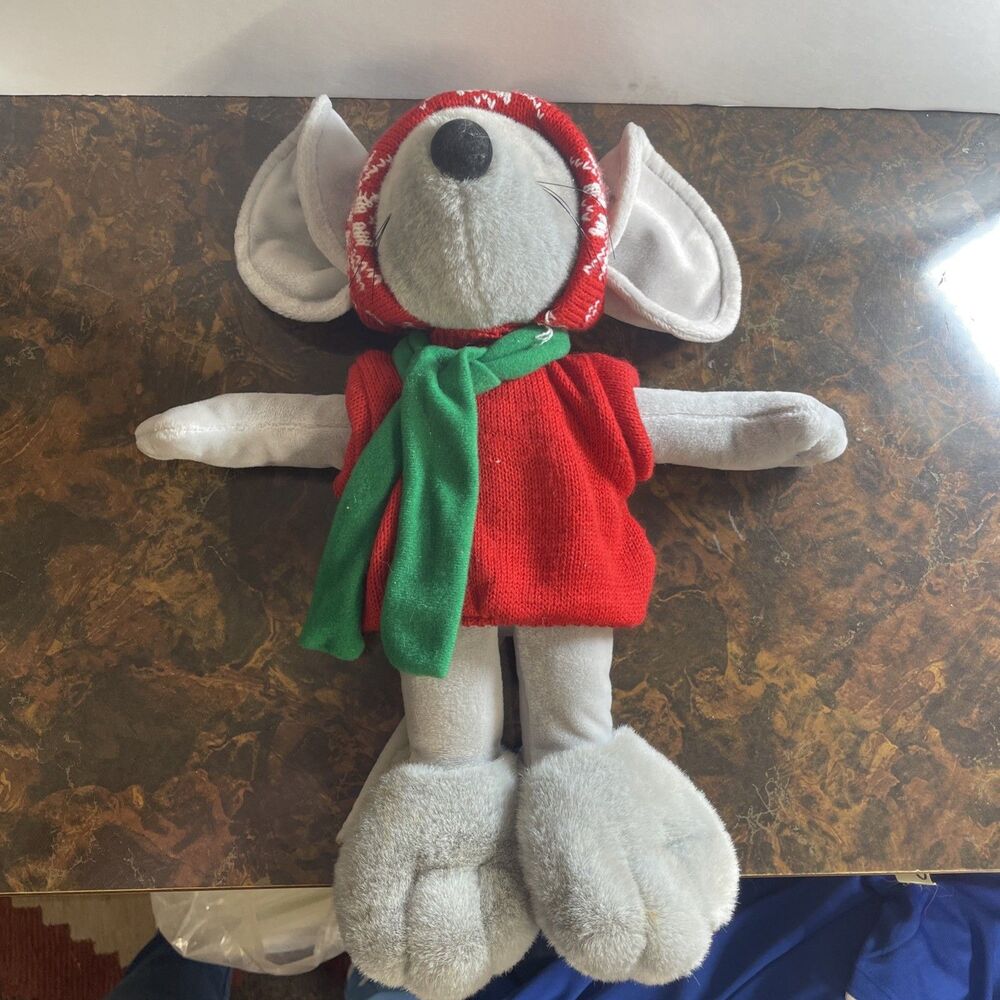 Vintage Gray Commonwealth Mouse Plush 15" Red Sweater Hat & Scarf 1990 (P18)